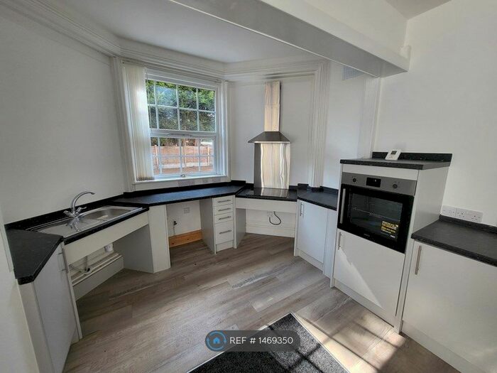 1 Bedroom Flat To Rent In The Woodlands, Stoke-On-Trent, ST4