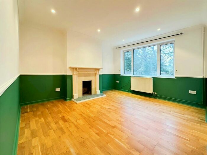 2 Bedroom Maisonette To Rent In Croft Close, Chislehurst, BR7