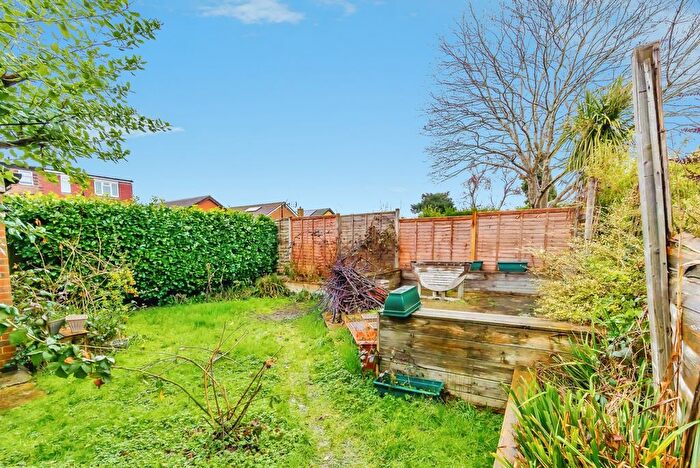 3 Bedroom Maisonette For Sale In Addison Road, Caterham, Surrey, CR3