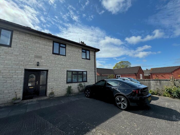 3 Bedroom Semi-Detached House To Rent In Green Lane, Street, BA16