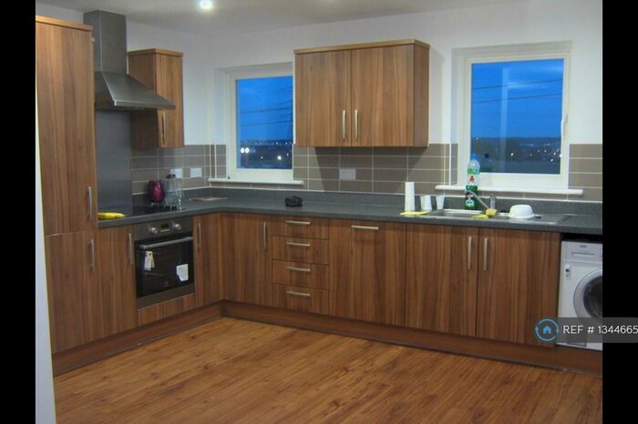 3 Bedroom Flat To Rent In Harlequin Close, Barking Reach, IG11