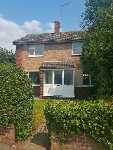 3 Bedroom Semi-Detached House To Rent In Ollard Avenue, Wisbech, PE13