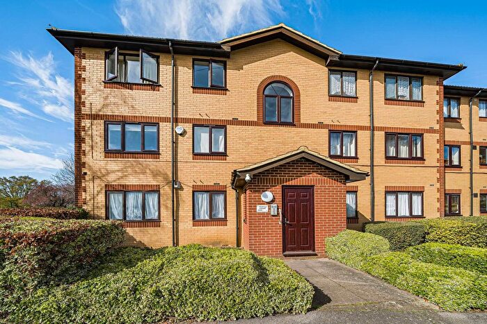 2 Bedroom Flat For Sale In Churchill Close, Dartford, DA1