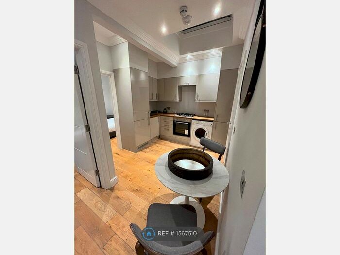 2 Bedroom Flat To Rent In Stoke Newington Road, London, N16