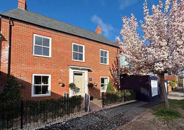 1 Bedroom Flat For Sale In The Dean, Alresford, Hampshire, SO24