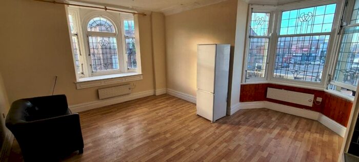 1 Bedroom Flat To Rent In Dewsbury Road, Beeston, Leeds, LS11