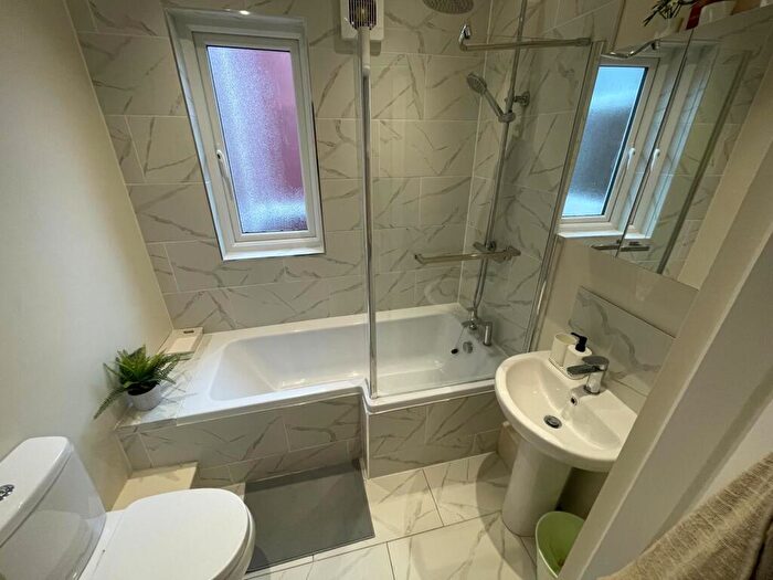 1 Bedroom House To Rent In Lugard Road, L17