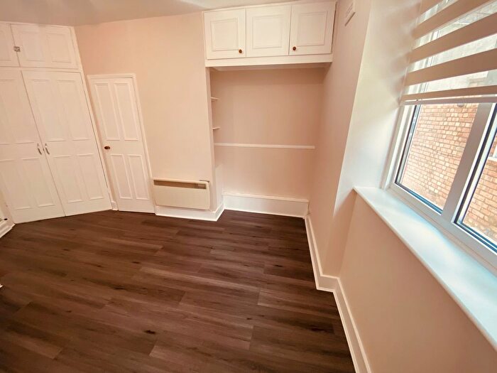 Studio To Rent In Queens Avenue, London, N10