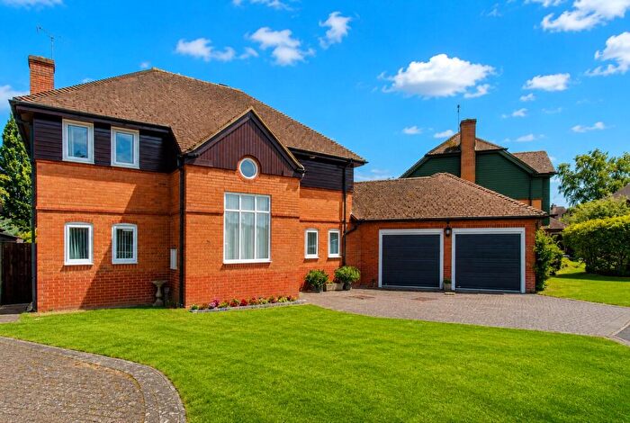 4 Bedroom Detached House For Sale In Harvest Green, Newbury, Berkshire, RG14