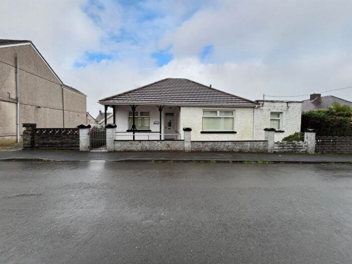 3 Bedroom Detached Bungalow For Sale In Sussex Road, Burry Port, SA16