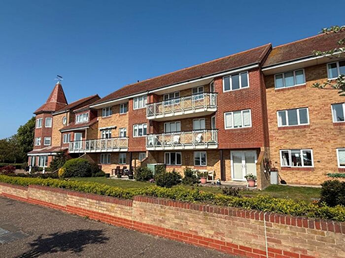 2 Bedroom Flat For Sale In Esplanade, Frinton Lodge, CO13