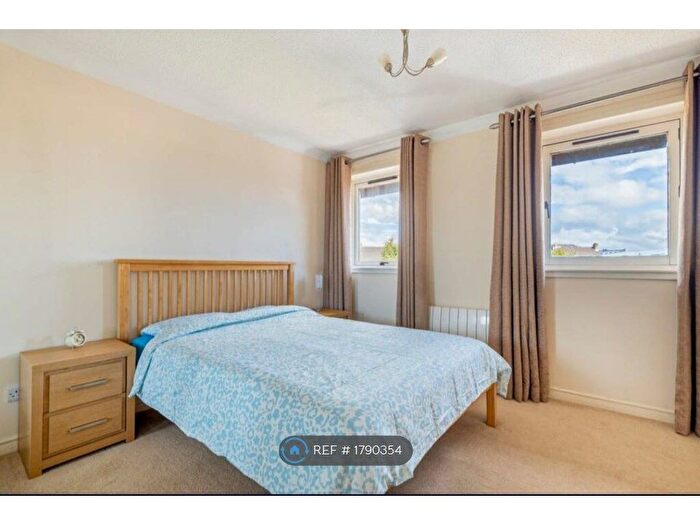 2 Bedroom Flat To Rent In Plantation Park Gardens, Glasgow, G51