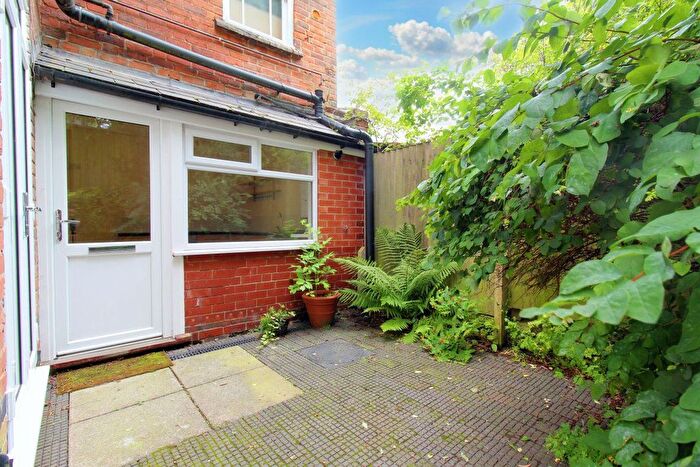 1 Bedroom Flat To Rent In Private Road, Mapperley, Nottingham, NG3