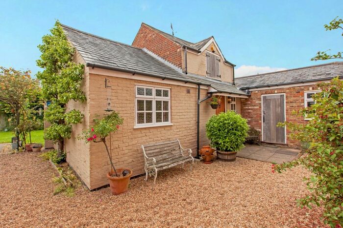 1 Bedroom Cottage To Rent In Hatchet Lane, Winkfield, Windsor, SL4