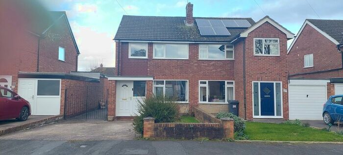 3 Bedroom Semi-Detached House To Rent In Church Lane, DE13
