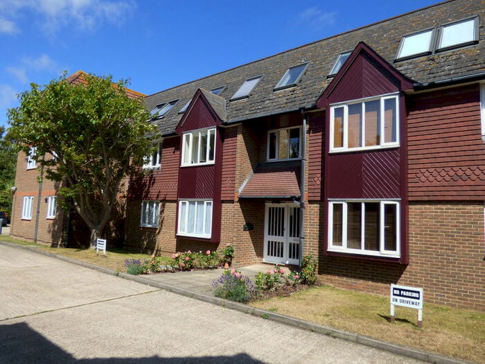1 Bedroom Ground Flat To Rent In Windlesham Court, Worthing Road, Littlehampton, BN17