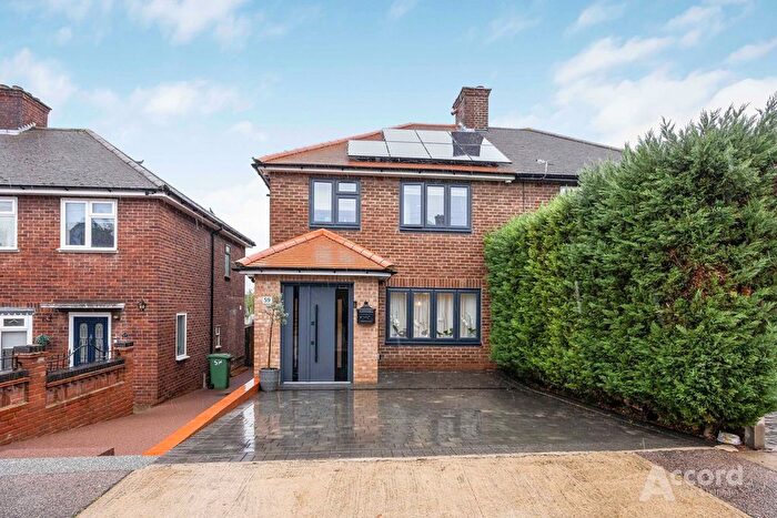 3 Bedroom Semi Detached House For Sale In Kingshill Avenue, Romford, RM5