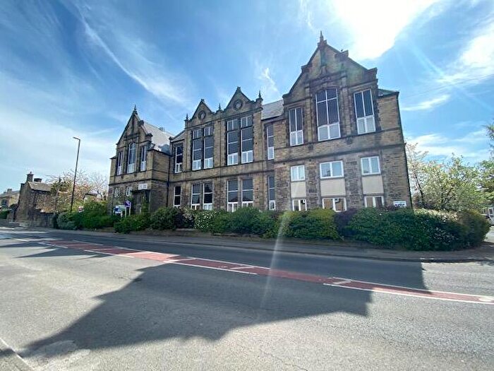 2 Bedroom Apartment To Rent In Farrar Court, Leeds, West Yorkshire, LS13