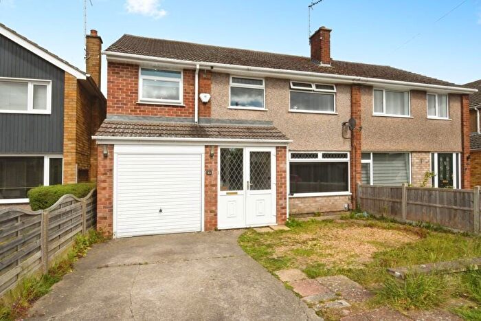4 Bedroom Semi-detached House For Sale In Beverley Grove, North Hykeham, Lincoln, LN6