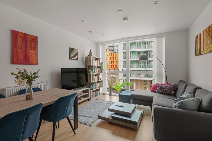 2 Bedroom Flat For Sale In Great Eastern Court, Springham Walk Greenwich, SE10