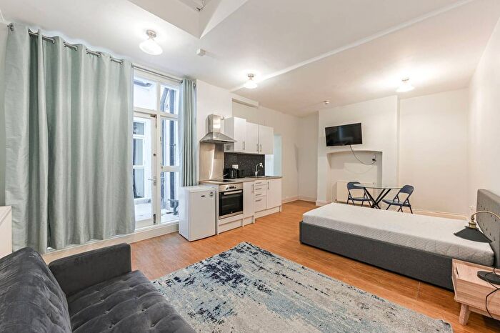 1 Bedroom Flat To Rent In Queens Gate, South Kensington, London, SW7