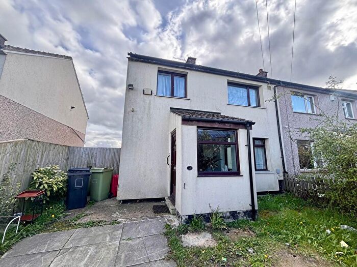 4 Bedroom Semi-Detached House For Sale In Sandene Avenue, Crosland Moor, Huddersfield, HD4
