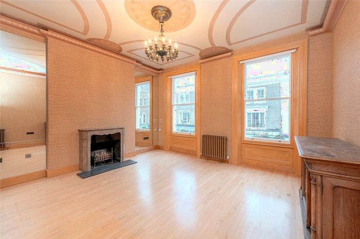 3 Bedroom Maisonette To Rent In Kensington Park Road, Notting Hill, London, W11
