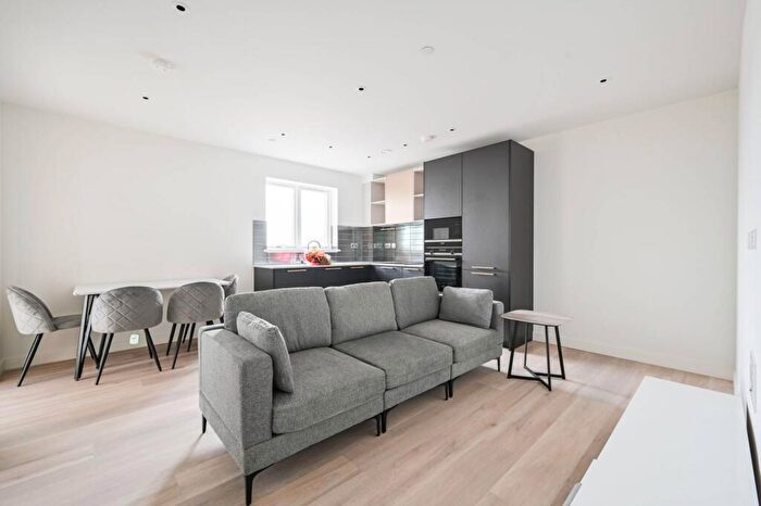 2 Bedroom Flat To Rent In Azure House, , Hornsey, London, N8
