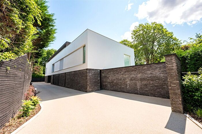 3 Bedroom Flat For Sale In North Road, Hale, Cheshire, WA15