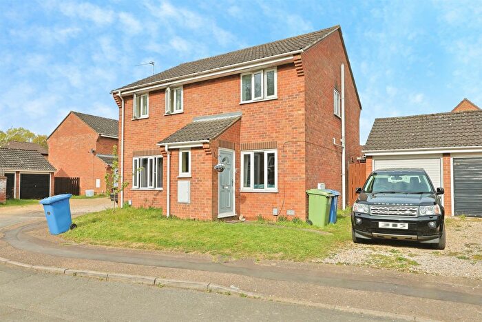 2 Bedroom Semi Detached House For Sale In Bateman Close, Harpsfield, Norwich, NR5