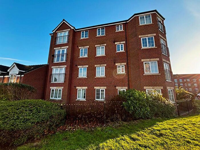2 Bedroom Apartment For Sale In New Forest Way, Leeds, LS10