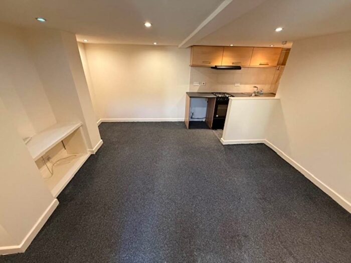 1 Bedroom Detached House To Rent In Corby Street, Huddersfield, HD2