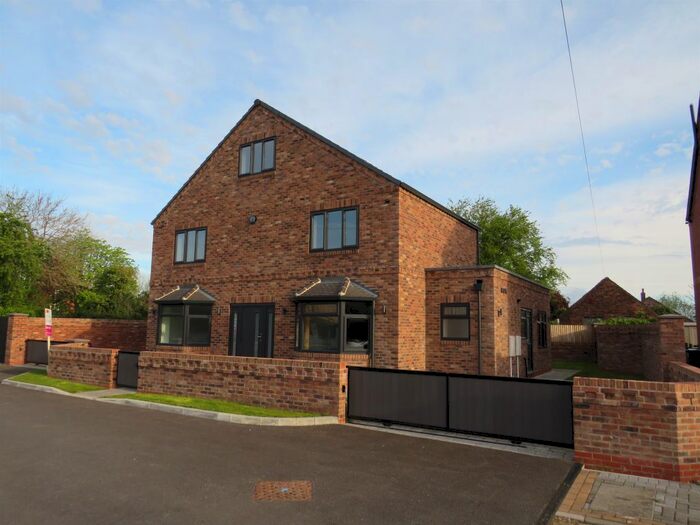 4 Bedroom Detached House For Sale In Station Road, Misterton, Doncaster, DN10