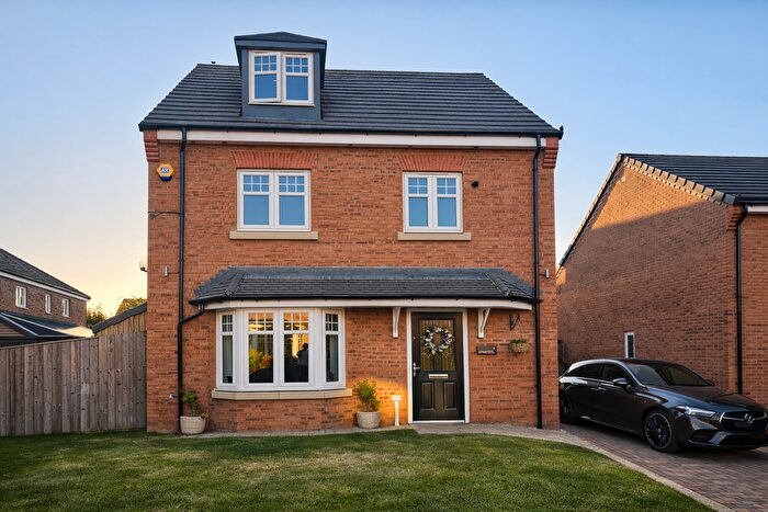 4 Bedroom Detached House To Rent In Warren Close, Pontefract, WF8