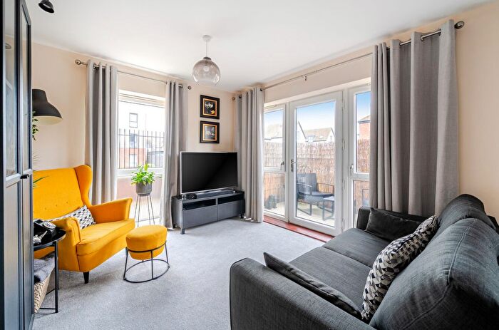 1 Bedroom Flat For Sale In Acorn Lodge, Pascal Mews, Oakgrove, MK10