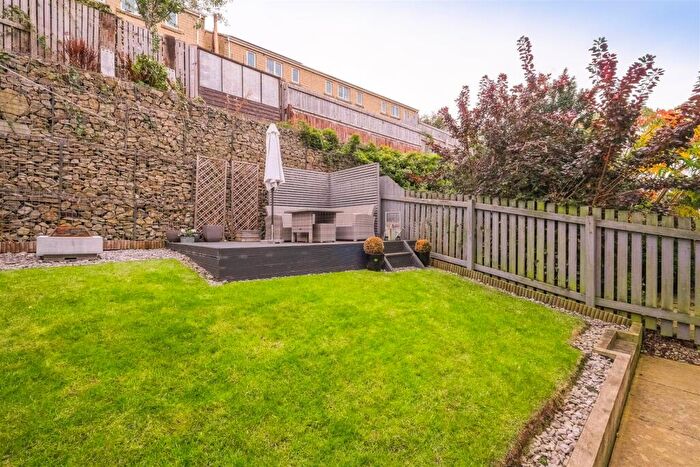 3 Bedroom Semi-Detached House For Sale In Prospect Road, Longwood, Huddersfield, HD3