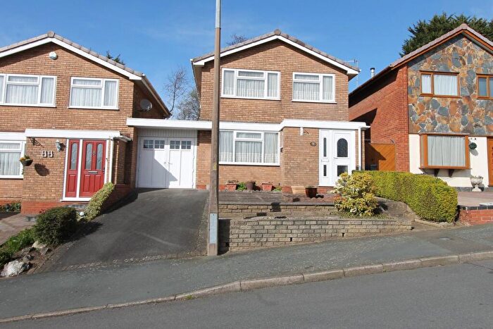 3 Bedroom Link Detached House For Sale In Long Innage, Halesowen, B63