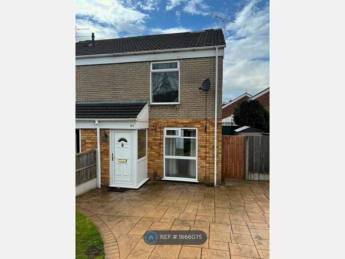 3 Bedroom Semi-Detached House To Rent In Stour Road, Tyldesley, Manchester, M29