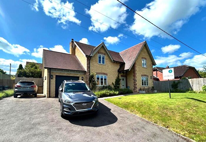 5 Bedroom Detached House To Rent In The Street, Cherhill, SN11