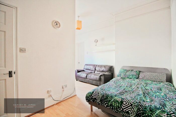 Studio To Rent In Norwood Road, London SE27