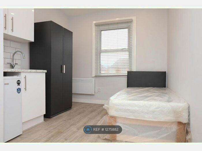 Studio To Rent In Alexandra Avenue, London UB1