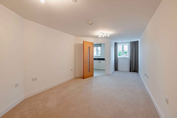 1 Bedroom Flat To Rent In Lowe House, Knebworth, SG3