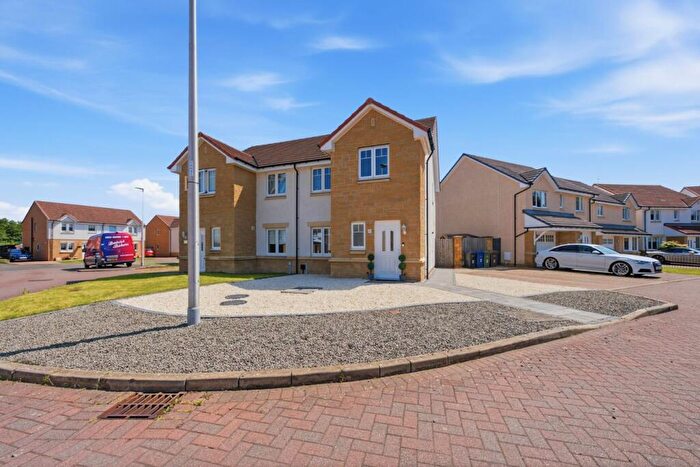 3 Bedroom Semi Detached House For Sale In Lapwing Place, Alloa, FK10