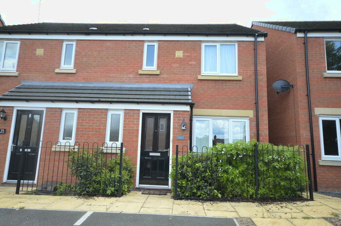 3 Bedroom Semi-Detached House To Rent In Raunds, NN9