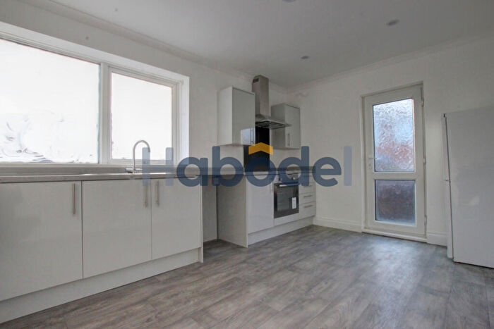 3 Bedroom Semi Detached House To Rent In The Crescent, West Rainton, Houghton-le-Spring, DH4