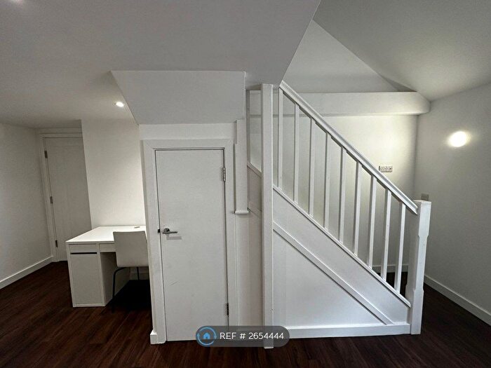 1 Bedroom Flat To Rent In Clifton Road, Bristol, BS8