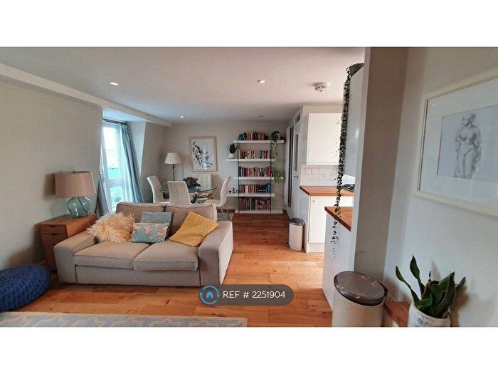 2 Bedroom Flat To Rent In Sutherland Avenue, London, W9