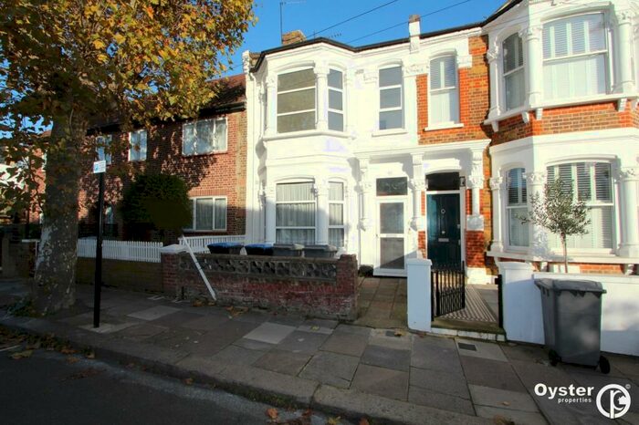 3 Bedroom Flat To Rent In Langler Road, London, NW10