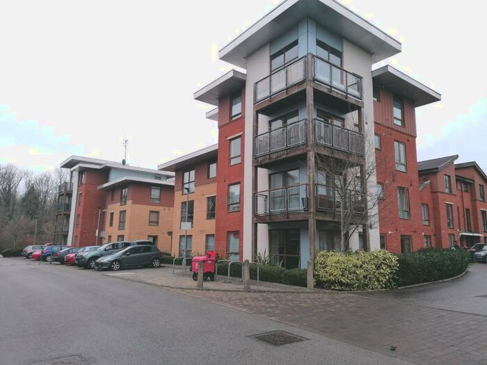 2 Bedroom Apartment To Rent In Commonwealth Drive, Crawley, RH10
