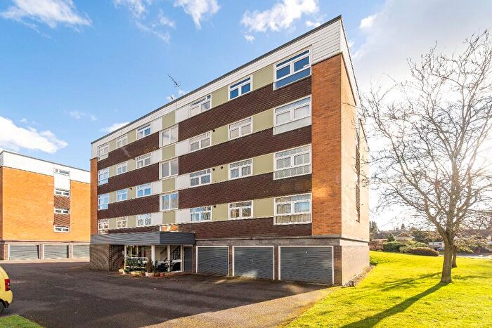 4 Bedroom Penthouse For Sale In Riverside Drive, Solihull, B91
